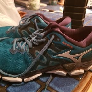 Womens mizuno wave Horizon 3 shoes NEW